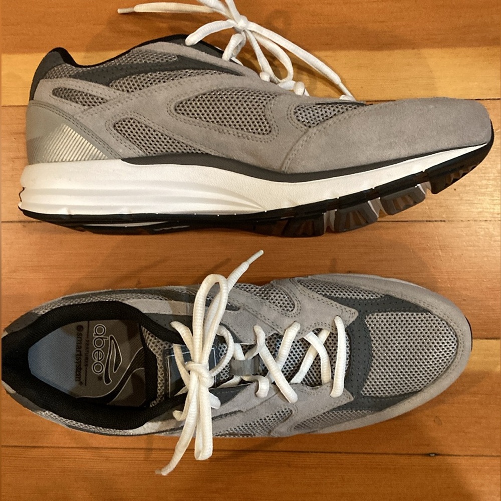 New Abeo smart 3310 walking sneakers